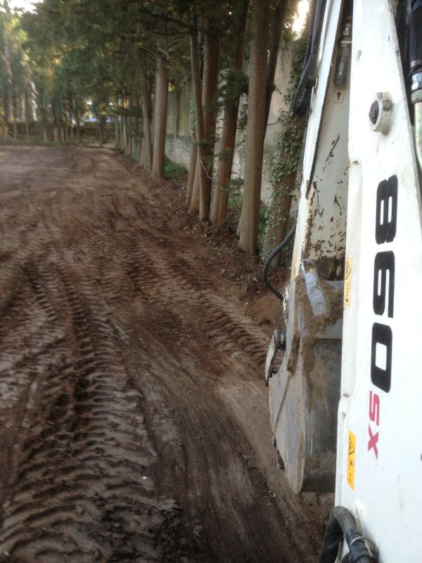 Location de tractopelle avec chauffeur à Aix en Provence
